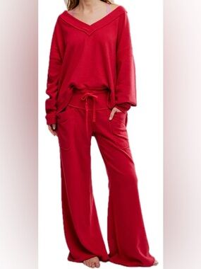 FREE PEOPLE STAYCATION SET
Deep Cherry 🍒 
small
washed and worn once 
see photos